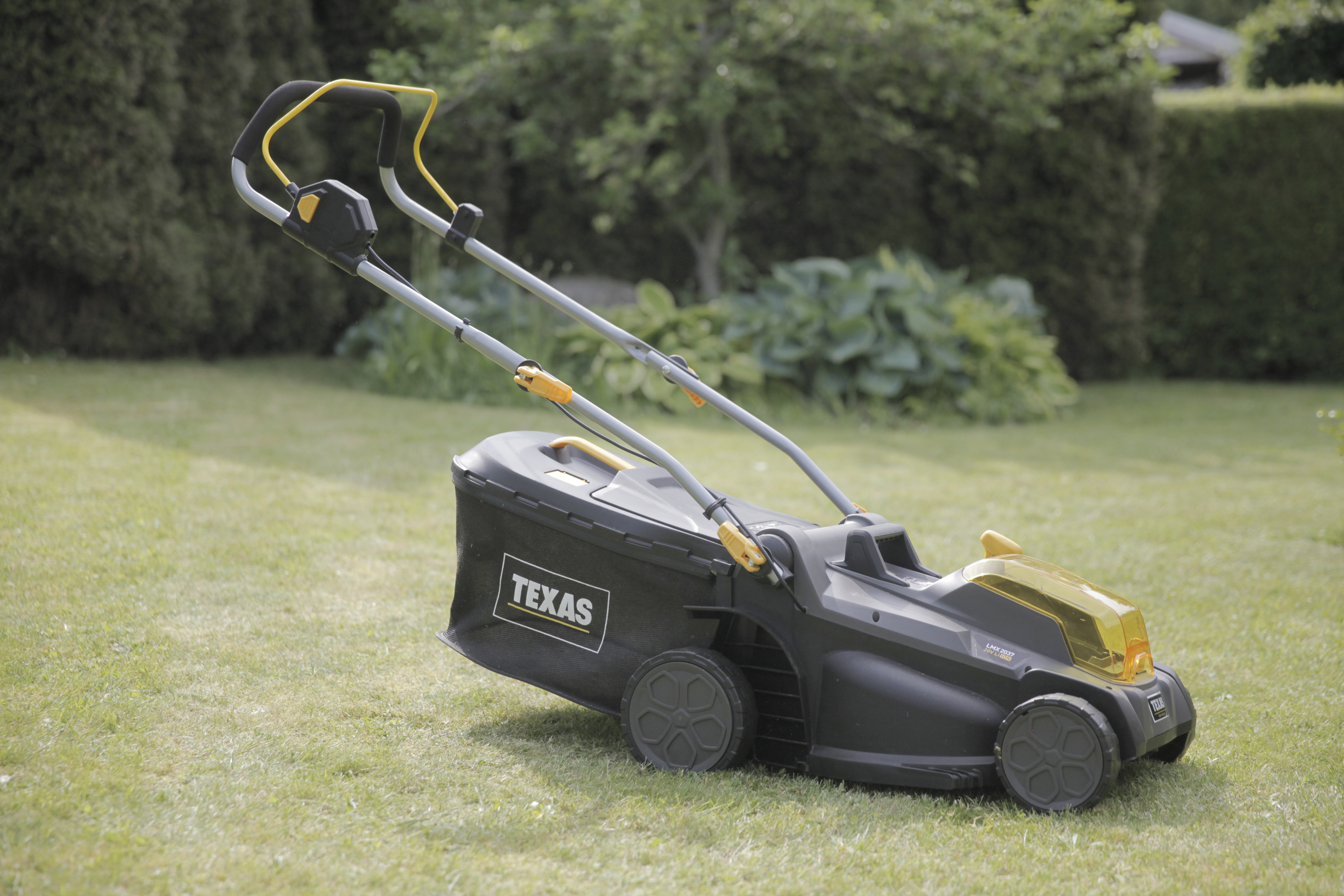 Texas Akku Rasenmäher - LMX2033 inkl. 2 x 20 / 2,0 Ah und Ladegerät