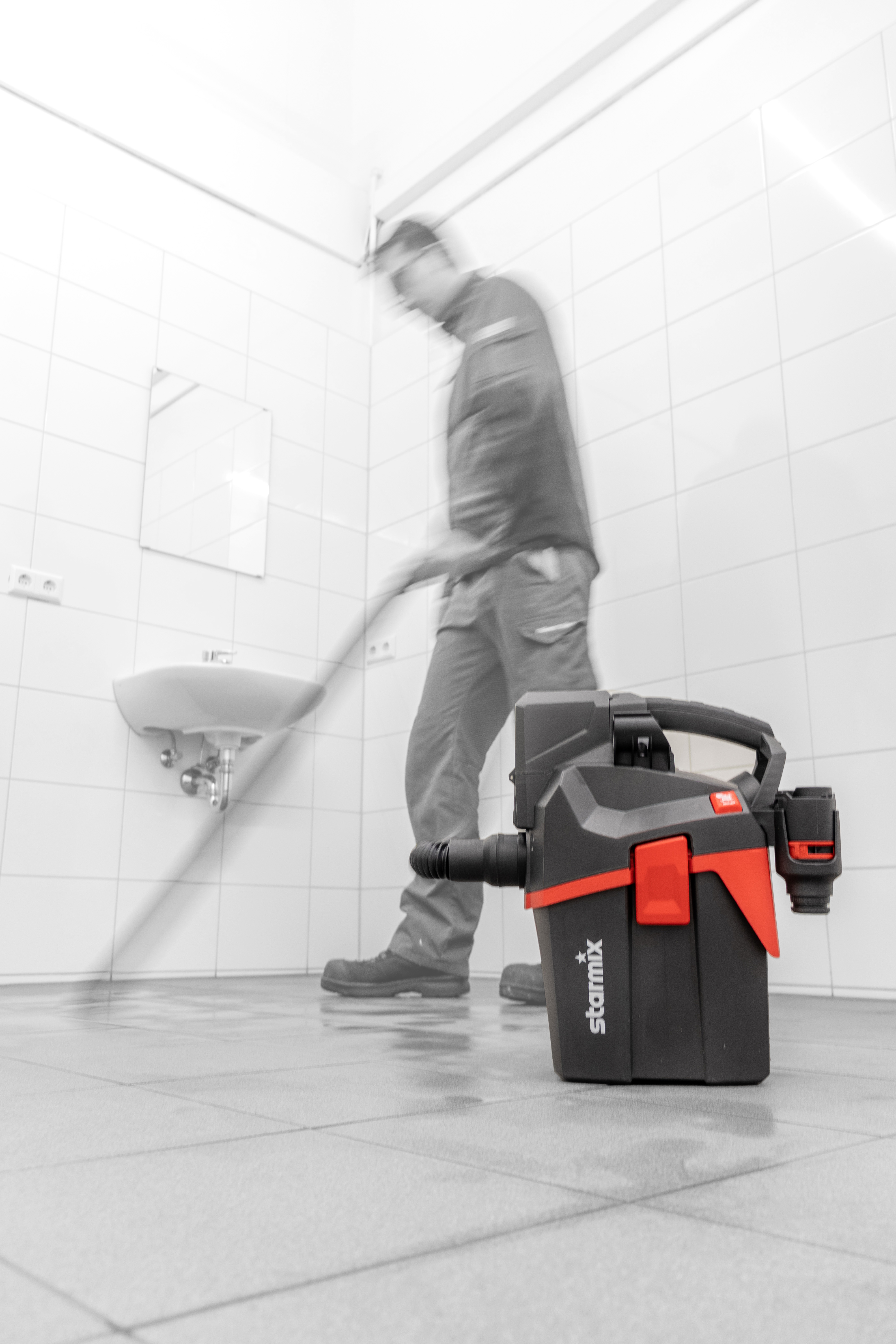 Starmix Akku-Nass- und Trocken-Sauger SMART L 18V mit Akku und Ladegerät