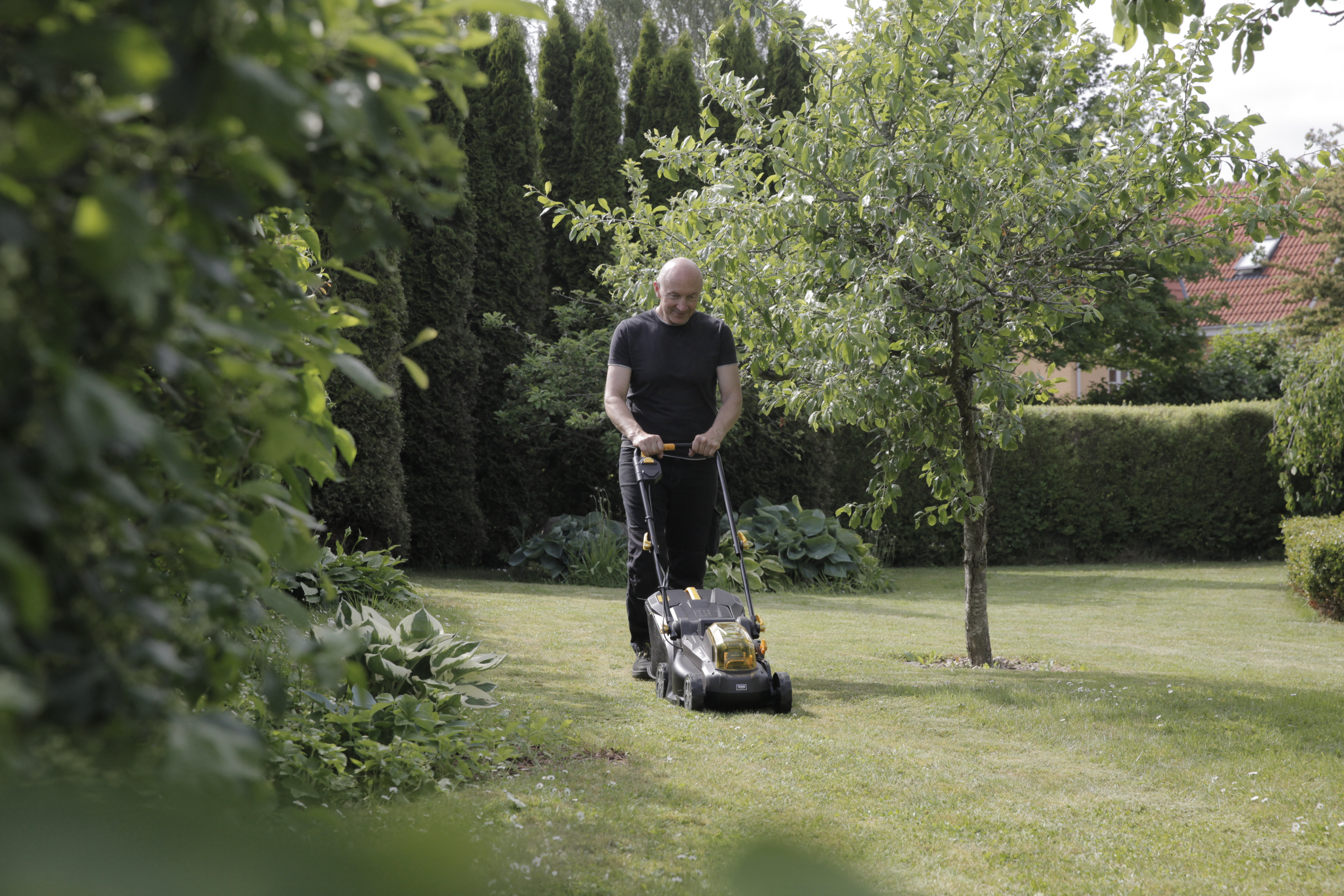 Texas Akku Rasenmäher - LMX2033 inkl. 2 x 20 / 2,0 Ah und Ladegerät